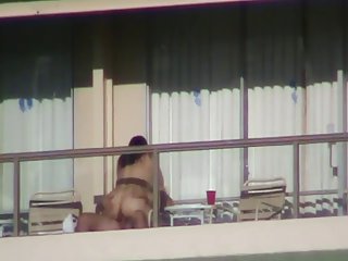 姐姐，救救我！我的手被烧了，我无法停止